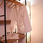 Sokaku Monark Villa