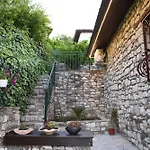 Villa Sokaku Monark Berat