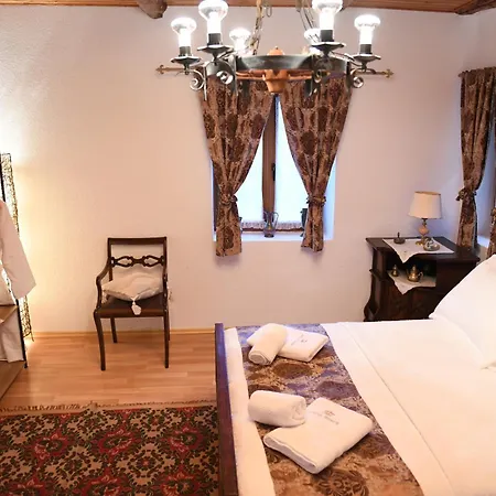 Villa Sokaku Monark Berat