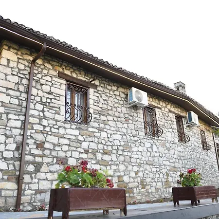 Villa Sokaku Monark Berat