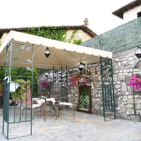 Villa Sokaku Monark Berat