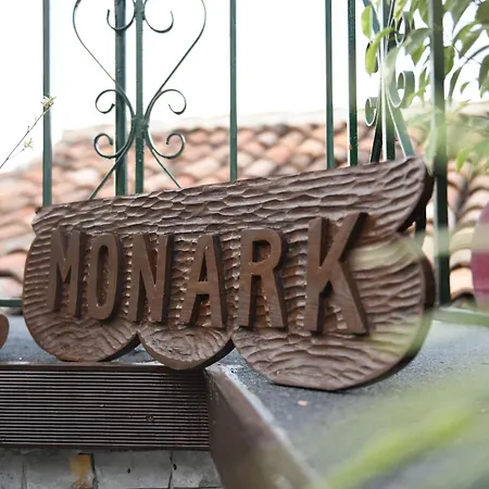 Villa Sokaku Monark *