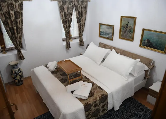 Sokaku Monark Villa *