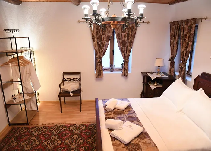 Villa Sokaku Monark Berat